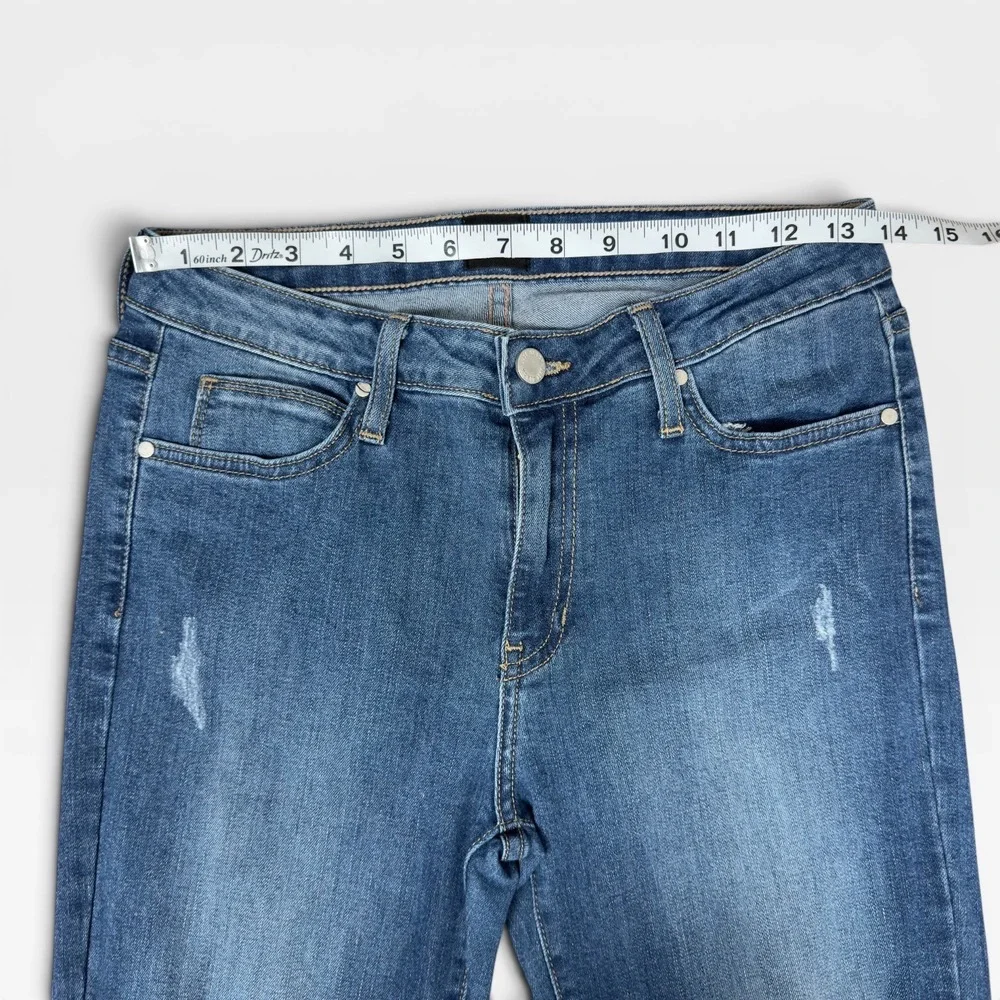 Just Black Flare Jeans Womens 28 Blue Excellent Distressed Raw Hem Made in USA‎